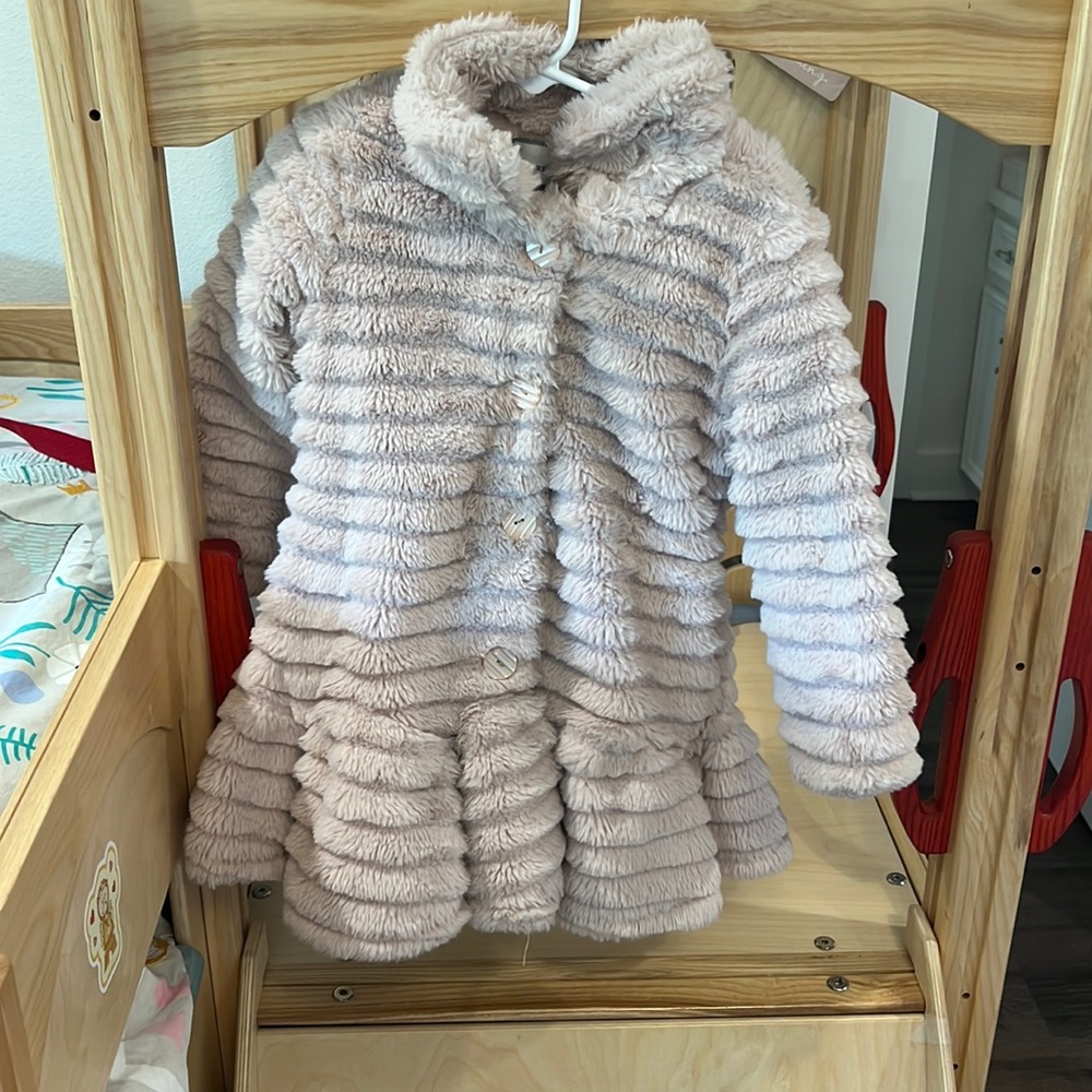 American Widgeon pink fur coat, size 4